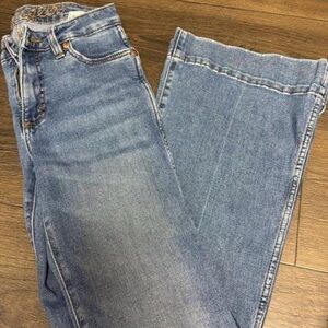 Wrangler Women's Light Blue Boot Cut Jeans